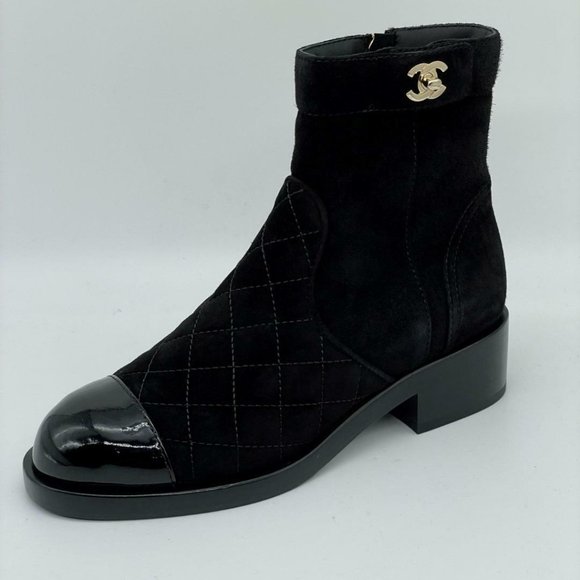 CHANEL 20K Suede Cap Toe Quilted CC Turnlock Flat Ankle Booties Boots - Picture 3 of 15